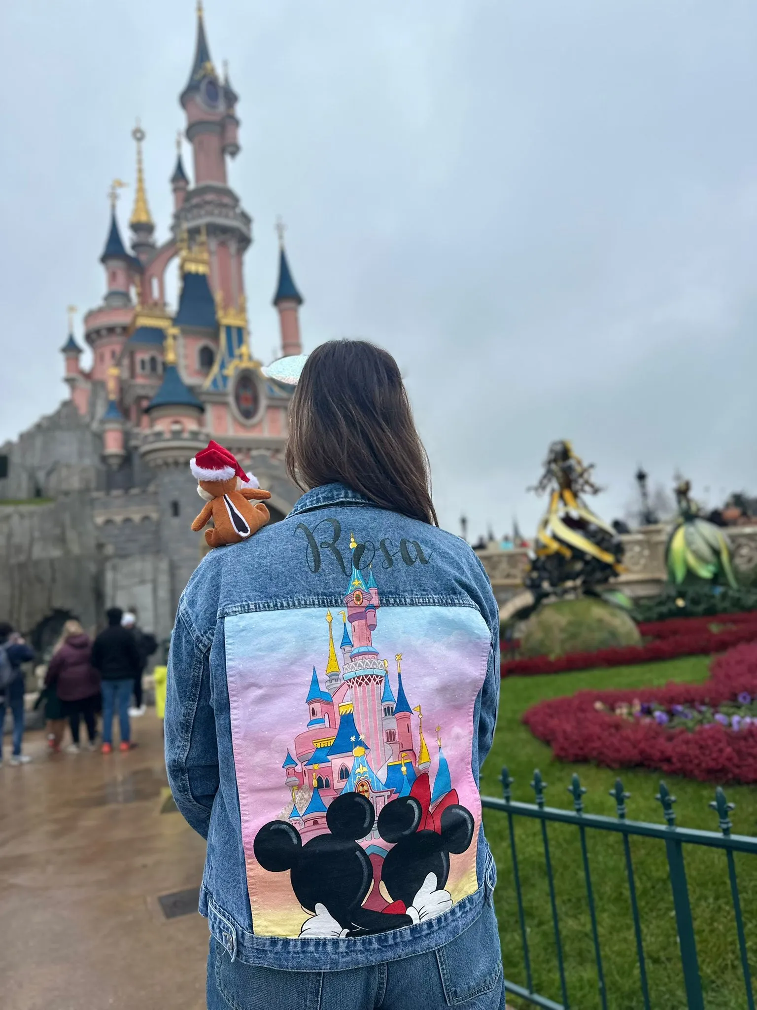Chaqueta vaquera personalizada con el castillo de Disneyland y Mickey y Minnie, con el nombre Rosa